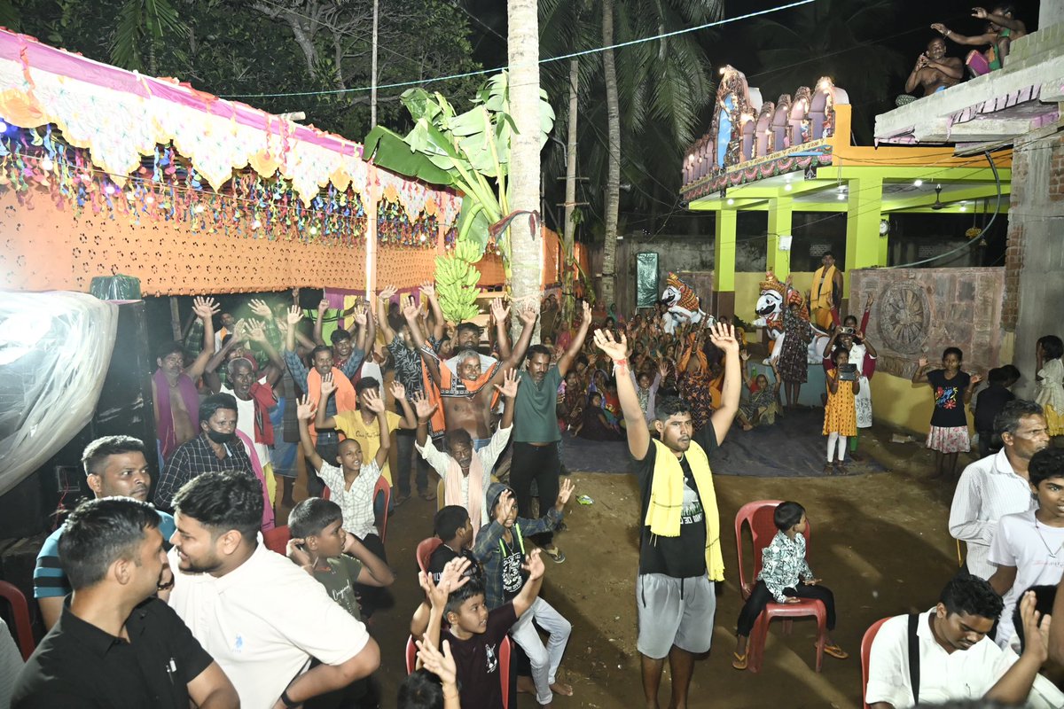 ଏହି ଅବସରରେ ପୂର୍ବତନ ବିଧାୟକ ଶ୍ରୀ ଜୟନ୍ତ ଷଢଙ୍ଗୀ ମଧ୍ୟ ଉପସ୍ଥିତ ଥିଲେ l

इस अवसर पर साथ में पूर्व विधायक श्री जयंत सारंगी जी भी उपस्थित रहे।