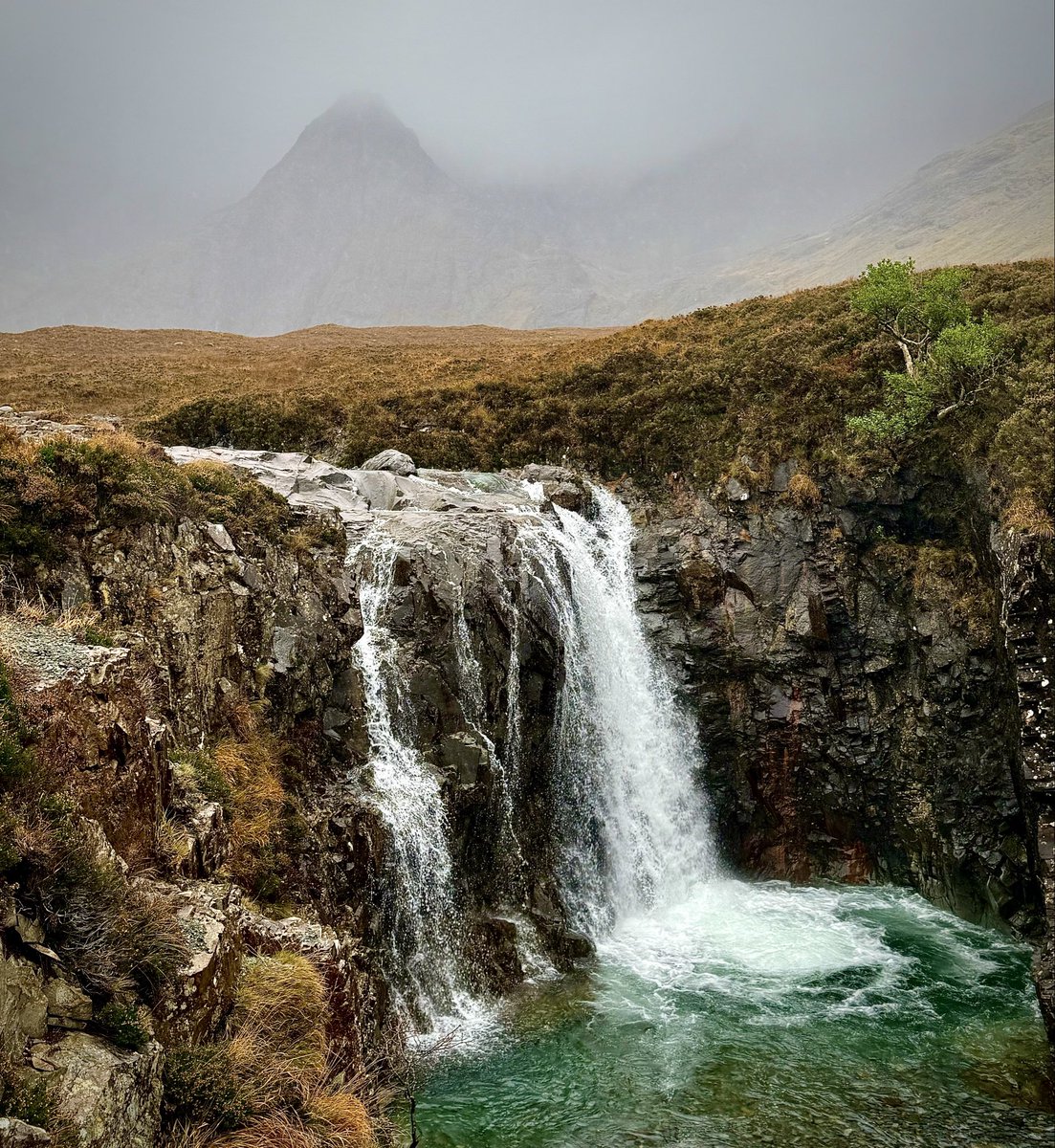 WindyWilson88's tweet photo. *Friday October 24th 17:15
Windy says no a bad effort eh . . . If you’ve been, drop me yer best efforts please
We’ll be parked up shortly, so I’ll get some updates done after tea
#FairyPools #ExploreScotland #Skye #WindyWilson https://t.co/9uE3lLQpxF