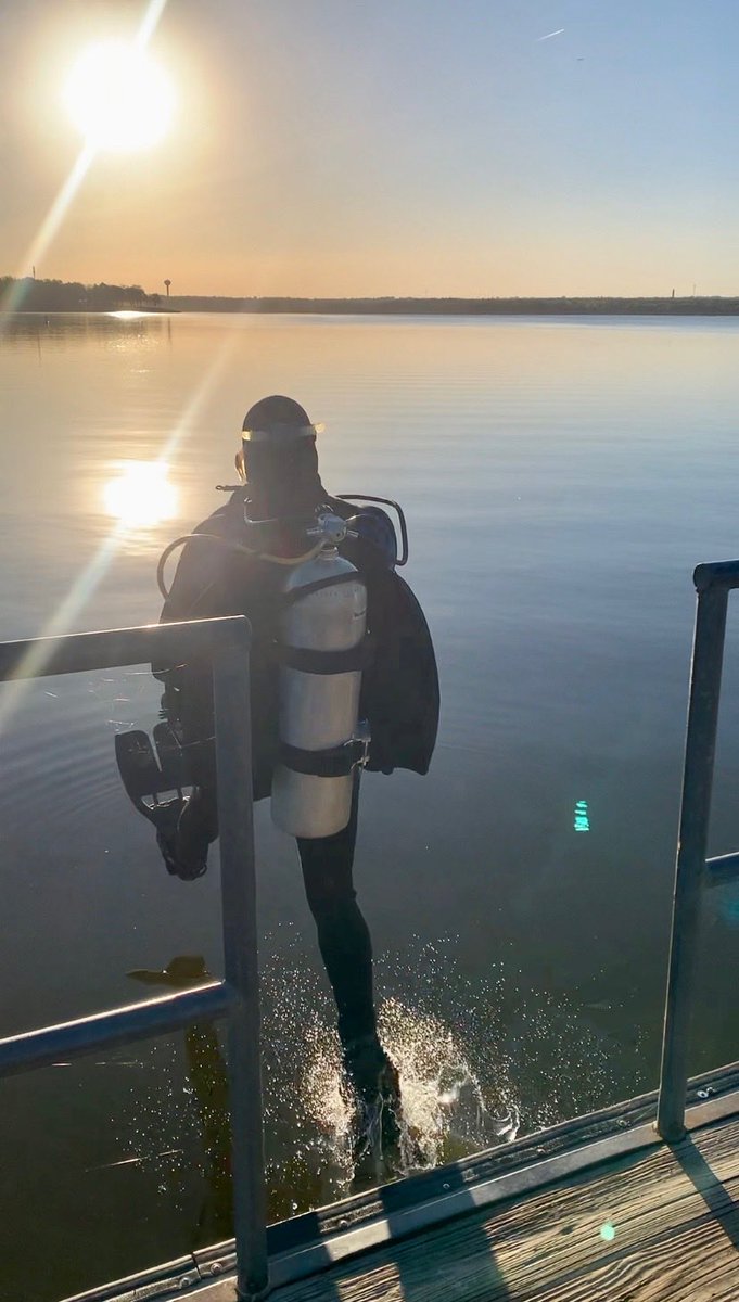 In case you noticed some extra four legged friends at Lake Arcadia this week, Canine Search And Recovery (CSAR) was conducting an advanced underwater recovery class. These human remains detection dogs have incredible noses! The Edmond PD Dive Team got to assist with placing and