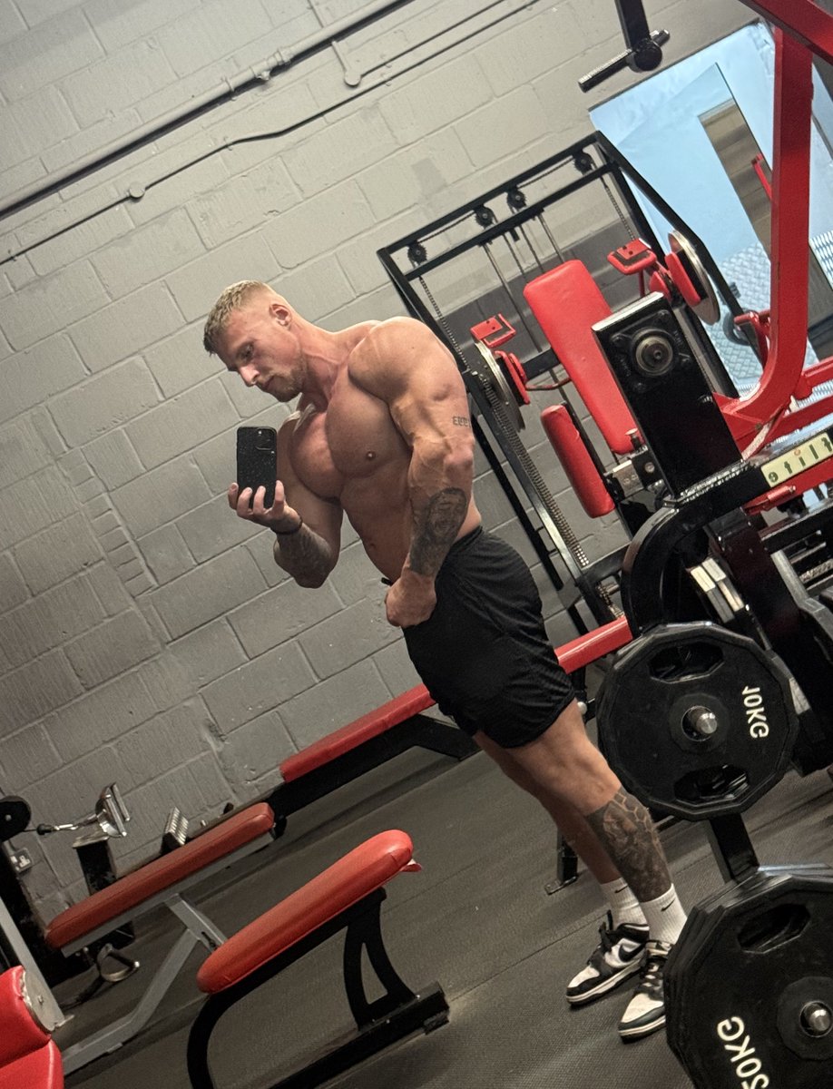 LARGE AND IN CHARGE 

of your wallet..