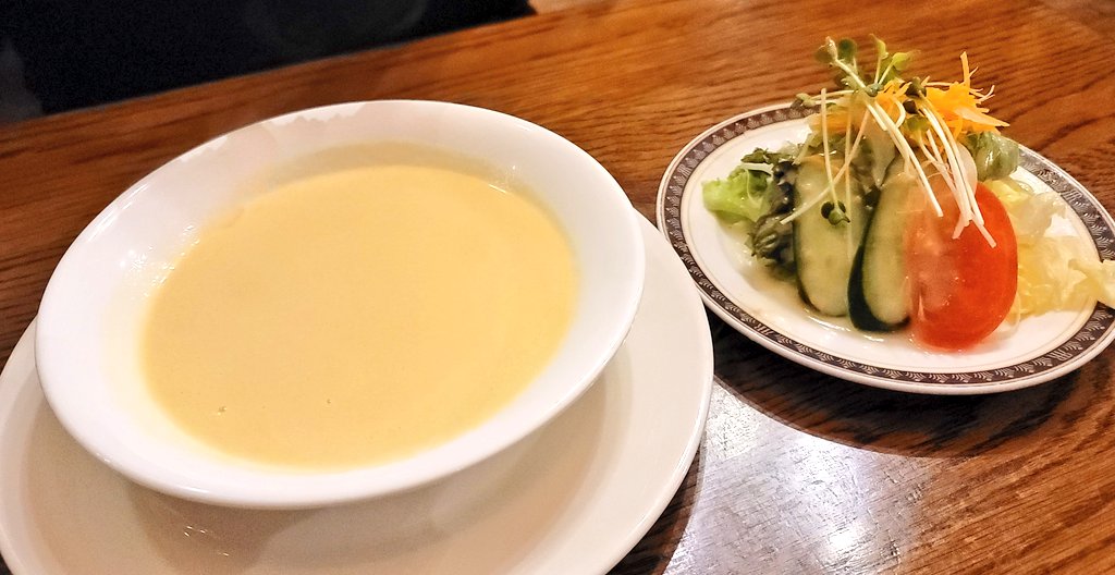 mamicual's tweet image. 船橋市本町
レストラン #ばぁむ さん😀

✔️カニコロッケ＆ハンバーグ
✔️ライス大
✔️グラタンハンバーグステーキ➕️Aセット➕️スープ

山形帰りの相方迎えついでに🚙

お子様ランチ風盛り付けにテンション上がる🌟
トマト系の熱々グラタンハンバーグ、スパも入ってめちゃウマ🤩

ごちそうさまでした❗