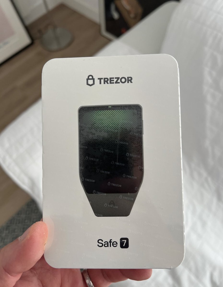 UNRELEASED Trezor Safe 7 GIVEAWAY❗️

picked it up at Trezor HQ and giving it away to community 🙂

how to enter:
- subscribe to my page
- subscribe to the Sats Terminal page
- RT this post

I do a random draft at 10 am EST on Wednesday
