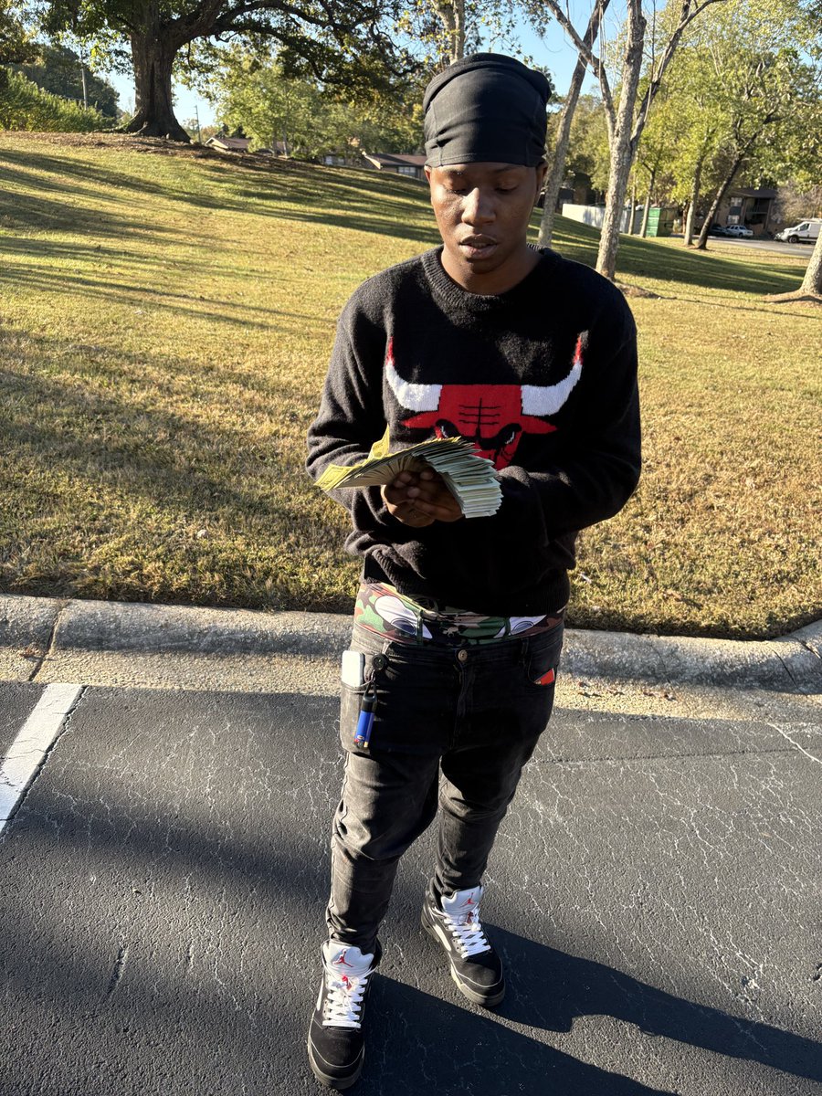 CasperSo2gz's tweet photo. money and gun sounds https://t.co/oipZE7983R