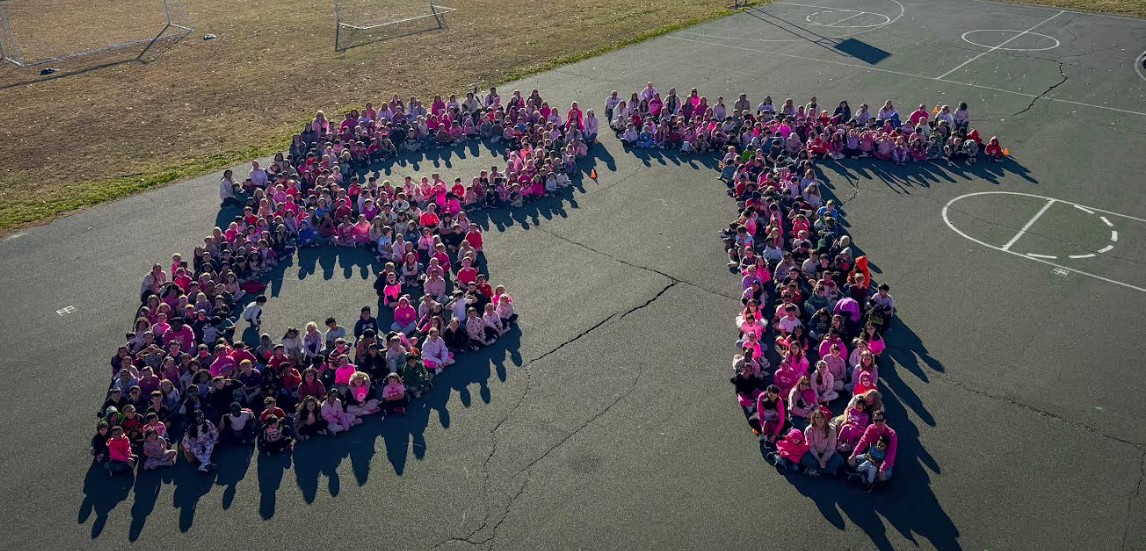 PINK OUT! <a href="/BearTavernES/">Bear Tavern E.S.</a> as we support #BreastCancerAwarenessMonth #beartavernpride