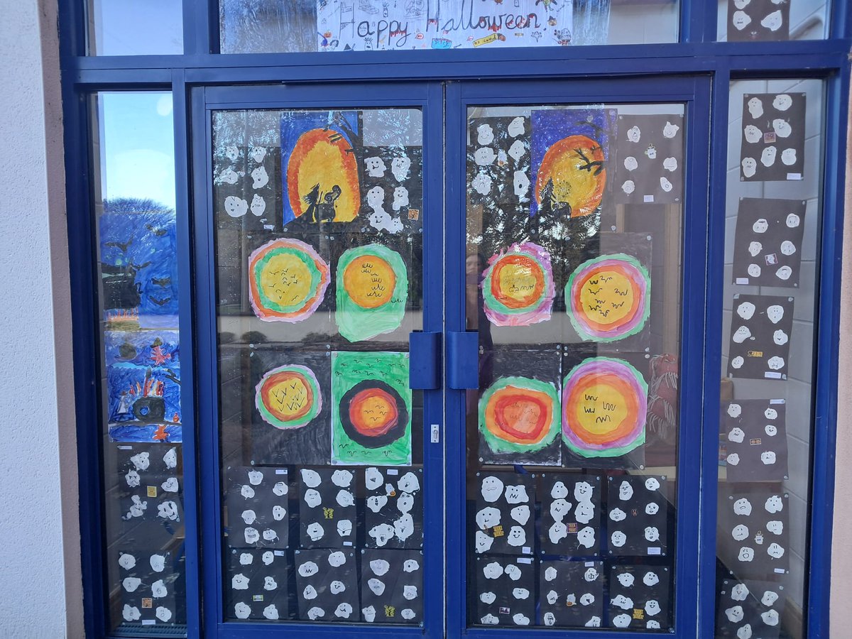 Spooky goings on in our Middle Room this morning. Great costumes from all our boys and girls in Juniors and Seniors #Halloween2025 🎃🧙‍♀️👻🧙‍♀️🎃🧙‍♀️🎃👻