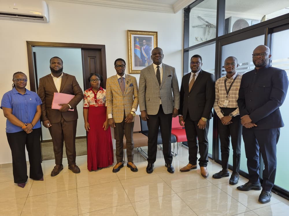 BmlCenter's tweet photo. Le Ministre de l'Economie Numérique (@econonumerique), Excellence  Augustin Kibassa Maliba (@AugustinKibassa), a reçu en audience le PDG de BML Business Center (@BmlCenter), Monsieur Barel Musenga Lumbala (@MusengaBarel), accompagné de son équipe.

Les échanges ont porté sur les opportunités de collaboration dans le cadre du programme DRC Digital Nation 2030, une initiative visant à accélérer la transformation numérique de la République Démocratique du Congo.

Présent lors du lancement officiel du programme à New York City, le PDG de BML Business Center a réaffirmé l’engagement de son entreprise à contribuer activement au développement d’un écosystème numérique moderne, inclusif et durable.

@Presidence_RDC
@PrimatureRDC 
@econonumerique 
@AdnRdc 
@senatrd
@Interieur_RDC 
@AssembleeNatRDC 
@Com_mediasRDC 
@PatrickMuyaya