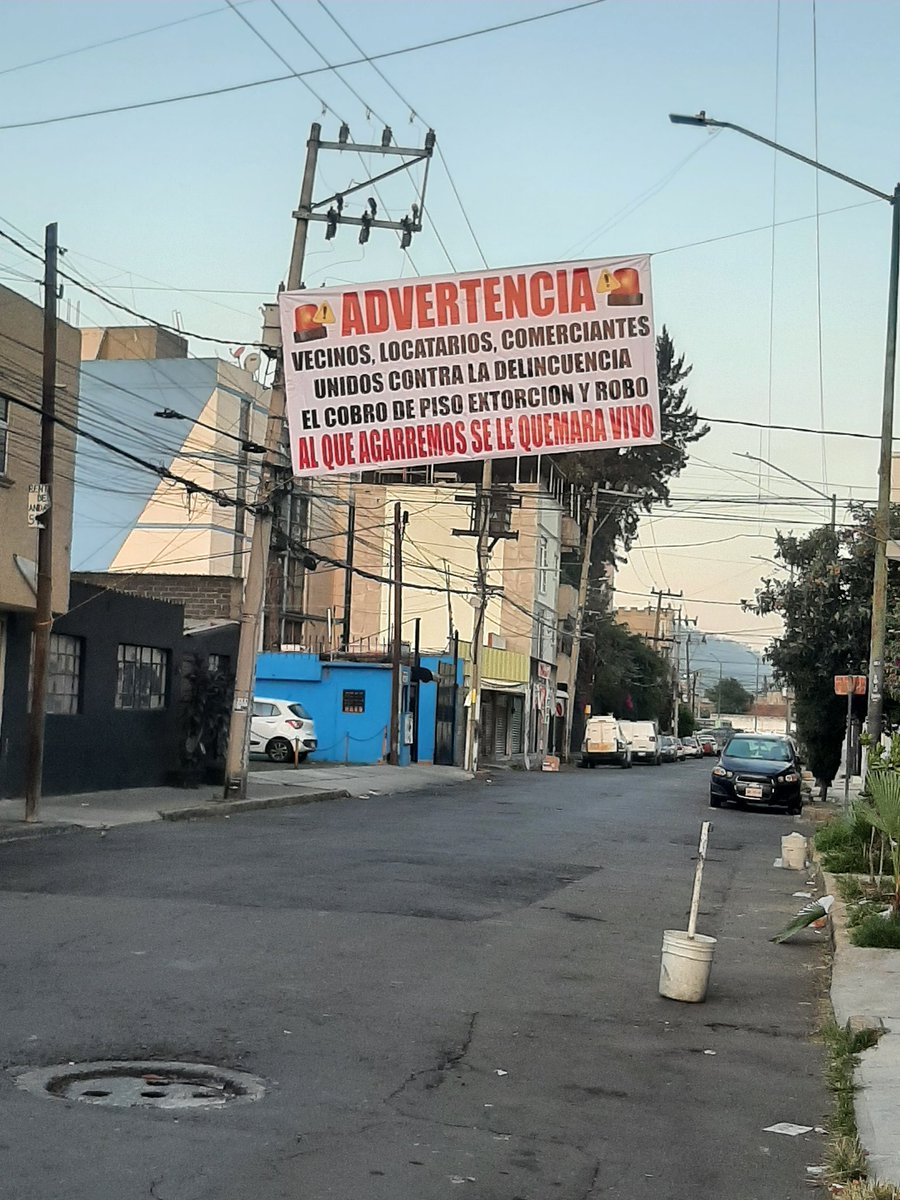 <a href="/germanmcazares/">Germán Martínez Cazares</a> A la otra cuadra de mi canton en iztapalacra