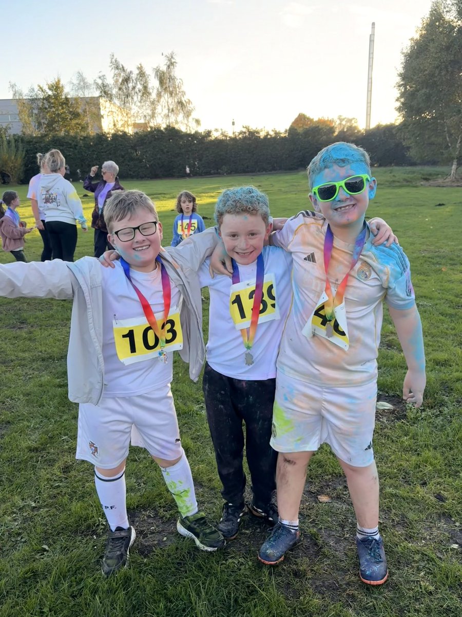 queenflusk's tweet photo. Great Colour Run … so much fun had! Thanks @StTeresasRCP https://t.co/LBxxWbc3e0