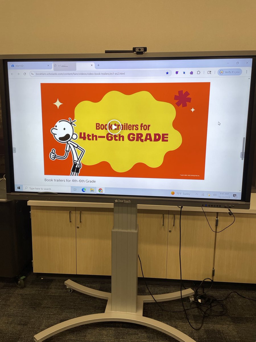 Mata_Library's tweet image. Day 2 of Book Fair Preview Day! Sales start Oct 27th. ⁦@mataeagles⁩ ⁦@FamilyCMata⁩ #matareads