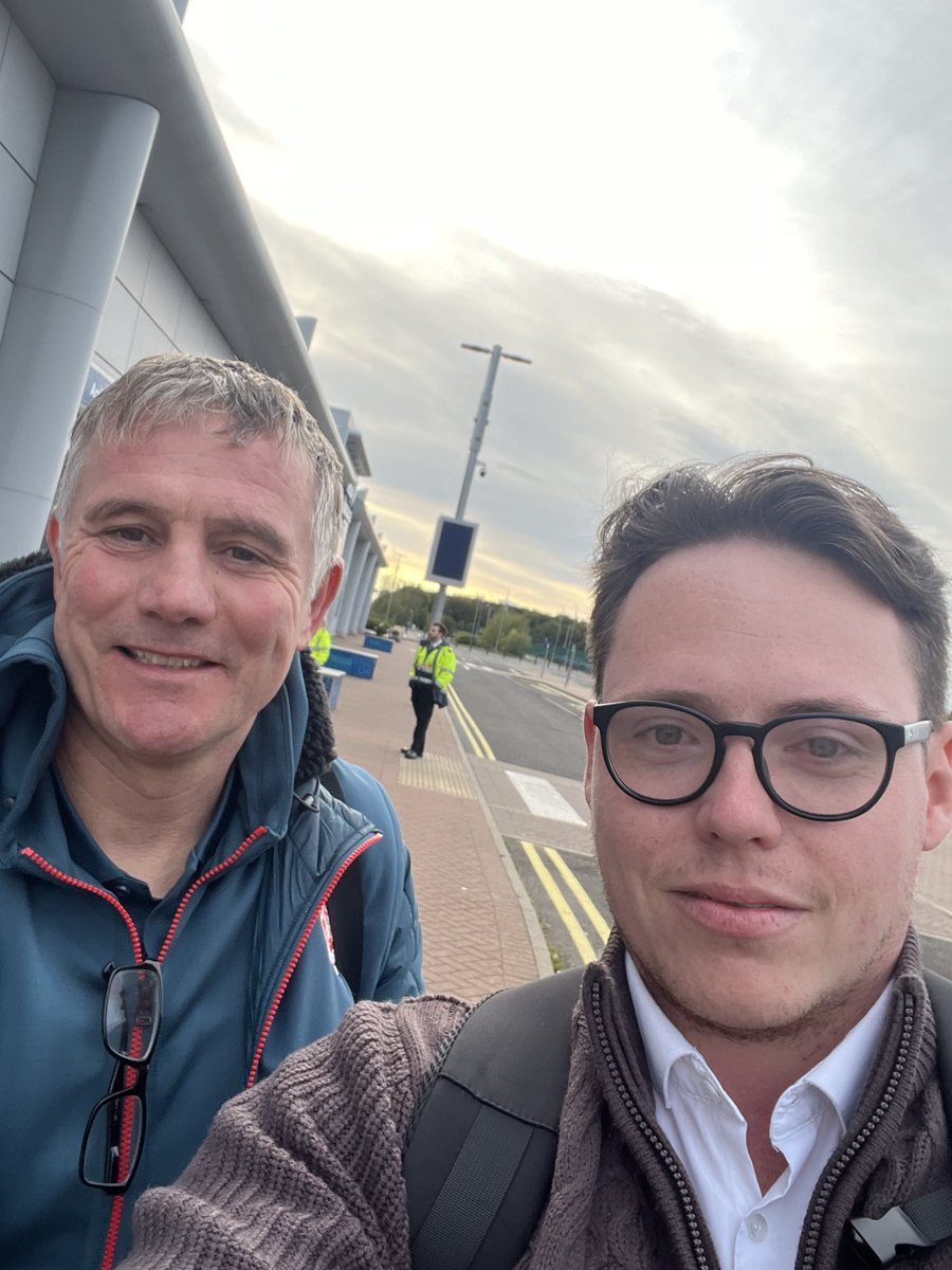 mjwxm19's tweet photo. Had a client meeting at Teeside airport today, so stuck around to see the team land and get some pictures. #WrexhamAFC https://t.co/2YvZLB3hC8