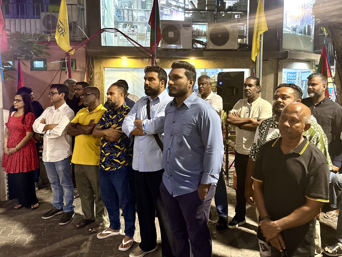 charly_thuthu's tweet image. ޕީޓްރަލް ޕާކް ކަންމަތީ ބައްދަލުވުން ފެށިގެން ކުރިއަށްދަނީ.

#LootuvaifiLootuvaifi