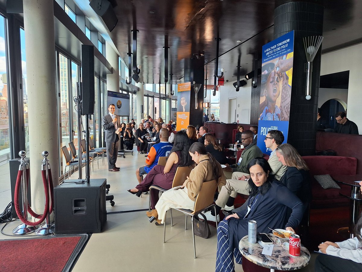 UNICEFpolio's tweet image. Happening now! #WorldPolioDay event in NYC near the ruins of the historic Smallpox hospital. Together we eradicated smallpox. Together we will #EndPolio