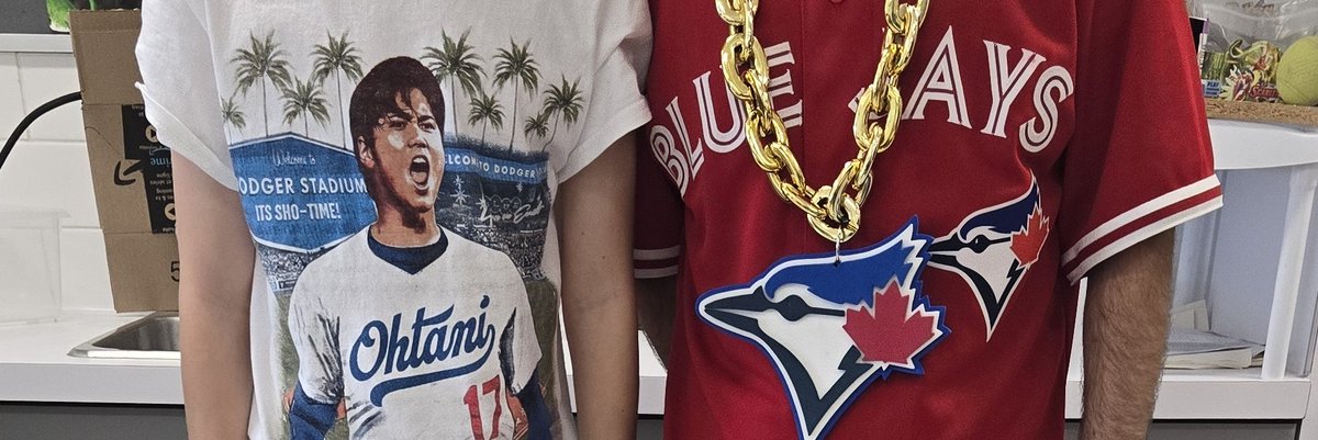 SevsSevens's tweet image. Previous Twitter header vs current Twitter header 
#WANTITALL Let&apos;s Go @BlueJays