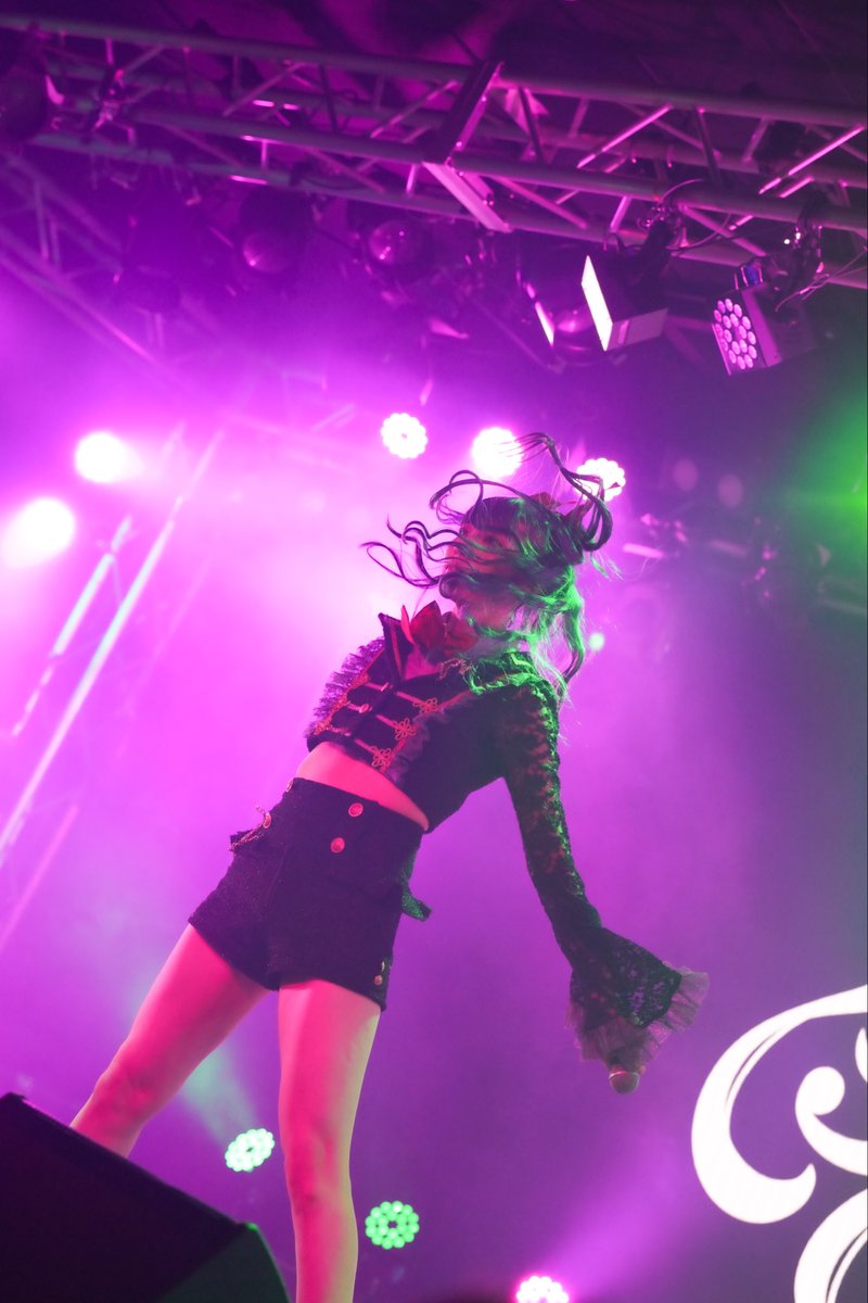 しゃがみ込むエクボのある子供像　箱付き toyokun🪽 on X