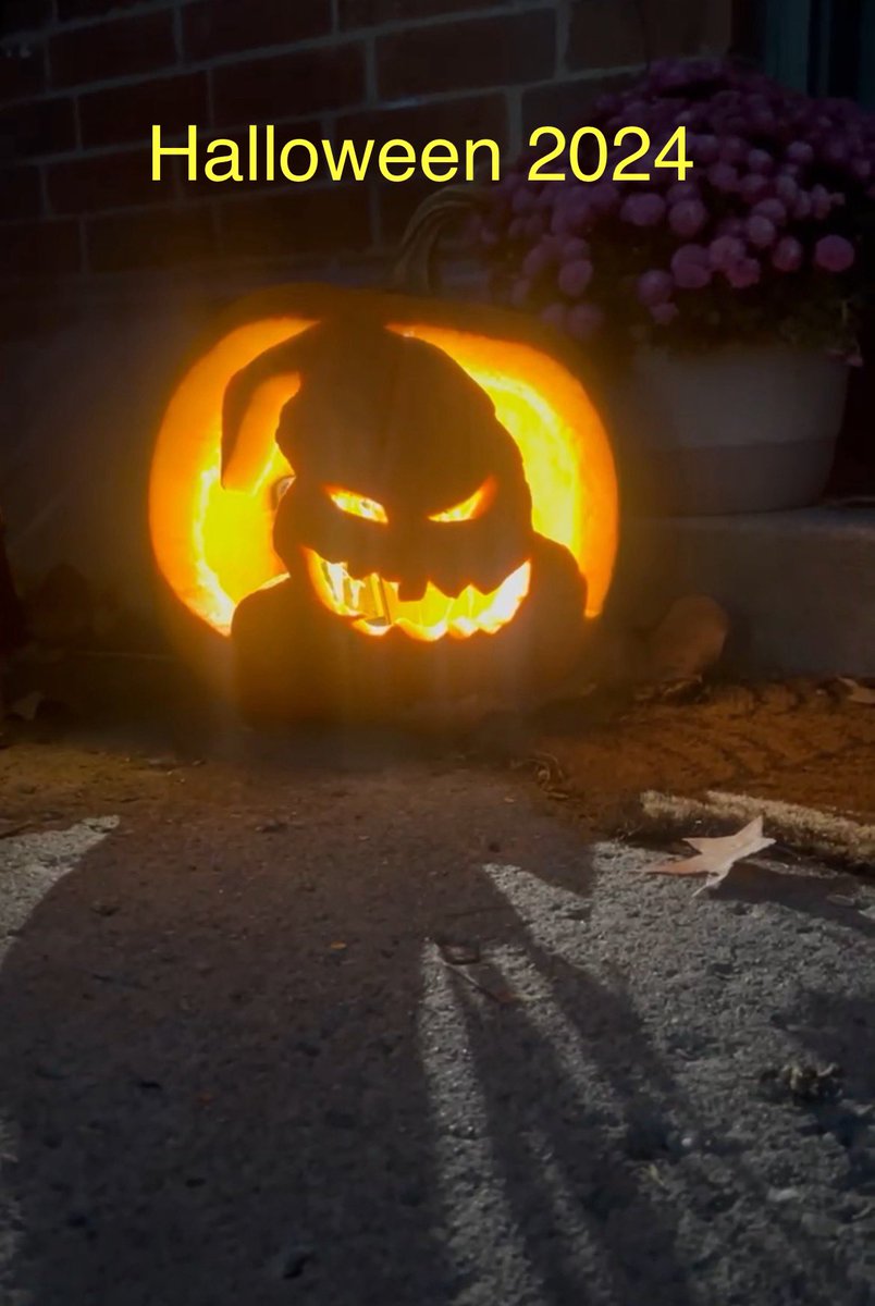BrianCastrillo2's tweet photo. Here are some of the previous pumpkins I carved before. I hope you like them. Check out my next post shortly for some @WalkingDead_AMC themed ones I carved. #halloween #spooky #witch #cat #oogieboogie #jackskeleton #thenightmarebeforechristmas https://t.co/tkmwNThMKJ