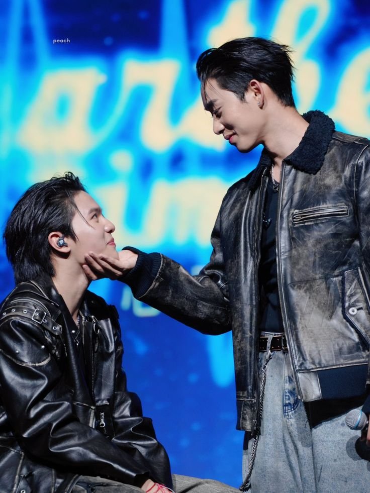 estliamgurl tweet media