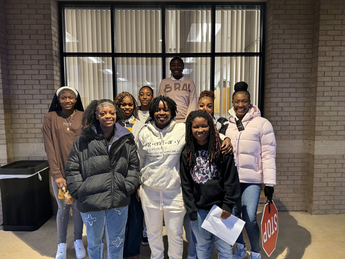 Luella Elementary School (@luellaes_hcs) on Twitter photo Thank you to the LHS Girls Basketball team for helping greet our Lion Cubs this morning. <a href="/MichelleAhmad9/">Luella High School Athletics</a> <a href="/LuellaHS_HCS/">Luella High School</a>  <a href="/TwylaBarkley/">Twyla Barkley</a> #LionPride Thank you to the LHS Girls Basketball team for helping greet our Lion Cubs this morning. <a href="/MichelleAhmad9/">Luella High School Athletics</a> <a href="/LuellaHS_HCS/">Luella High School</a>  <a href="/TwylaBarkley/">Twyla Barkley</a> #LionPride