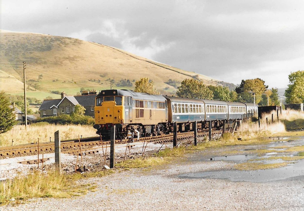 Edale with 31411 on the 17th October 1987 with 1622 Sheffield to Liverpool