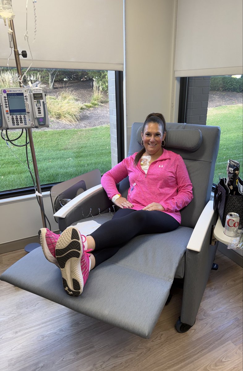KatieLyman4's tweet image. Chemo yesterday, CT Scan and follow ups with the doctor today. Fighting stage 4 breast cancer is not easy but staying positive and having an amazing support system gives me the energy I need to tackle every day! #PositivePrincipal #SouthSideStrong #MetastaticBreastCancer