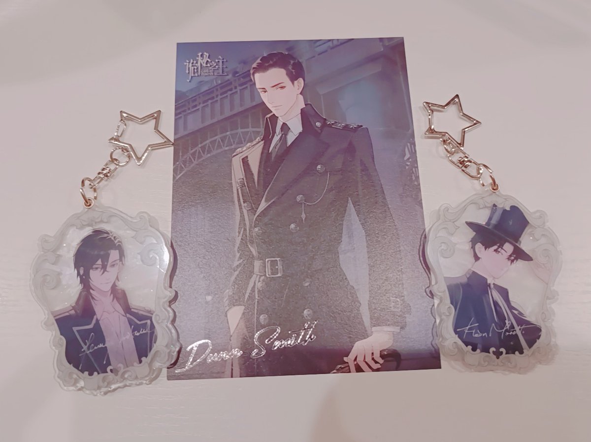 iveathe's tweet image. got my lotm merch today!
and i've got random card - dunn!! i'm happy, i love him 🥹 and this stand is BIG... i think i need leonard too... i shouldn't separate them