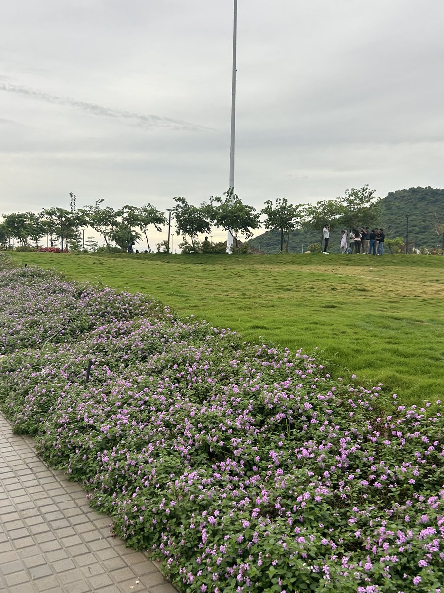 PrudhviV12's tweet image. eskkk weather 🥶
#SRMAP