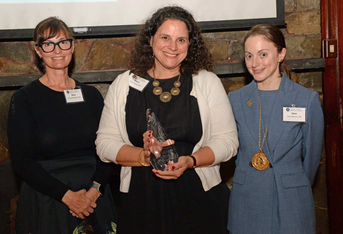 HopeHealthCo's tweet image. 👏 Congratulations to Dr. Dana Guyer, honored with the Dr. Herbert Rakatansky Award from the Rhode Island Medical Society! Her compassion and professionalism set the standard for excellence in medicine. #HumanitarianService #MedicalLeadership #CompassionInCare