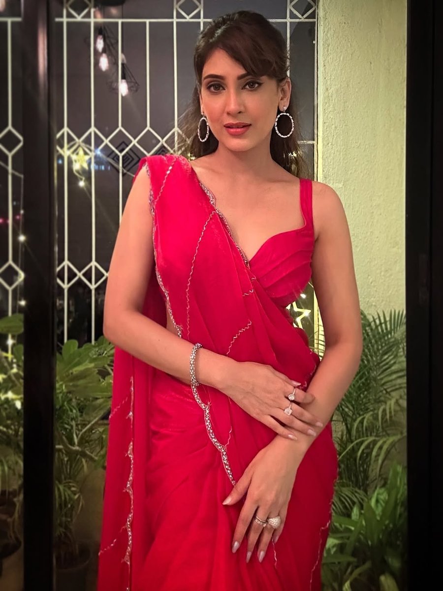 _NikiVibes's tweet photo. Reena Aggarwal 😍
#ReenaAggarwal https://t.co/rsAVcfFoxy