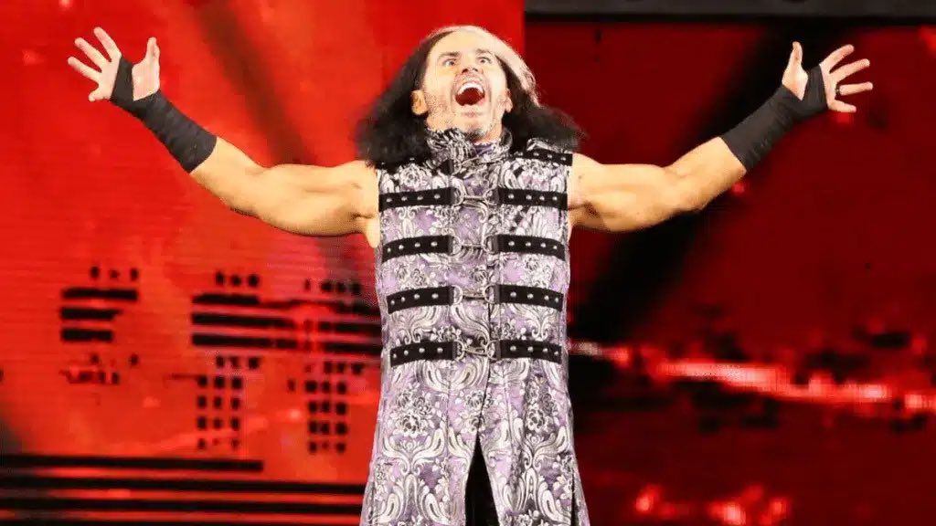 أكد مات هاردي عبر بودكاسته “The Extreme Life of Matt Hardy أن مباراة Broken Rules القادمة في عرض #HalloweenHavoc لن تكون سينمائية بل ستقام مباشرة أمام الجماهير مؤكداً على أنها مباراة بلا أي قواعد حيث كل شيء مسموح ويمكن القتال في أي مكان داخل المبنى.