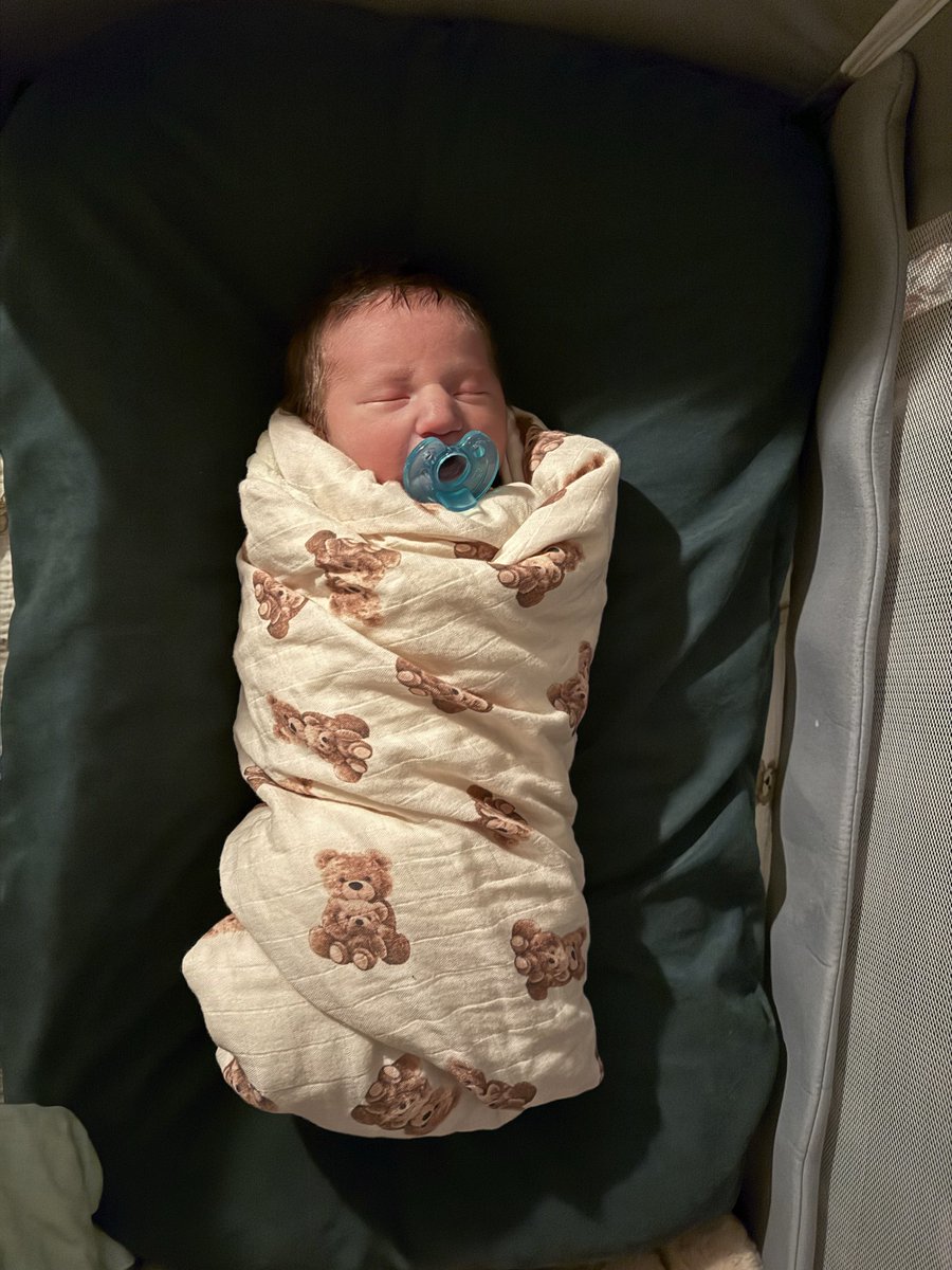 cass_b_anderson's tweet photo. Baby Barrett Knox Anderson- welcome to the world https://t.co/ajid4YiPtO