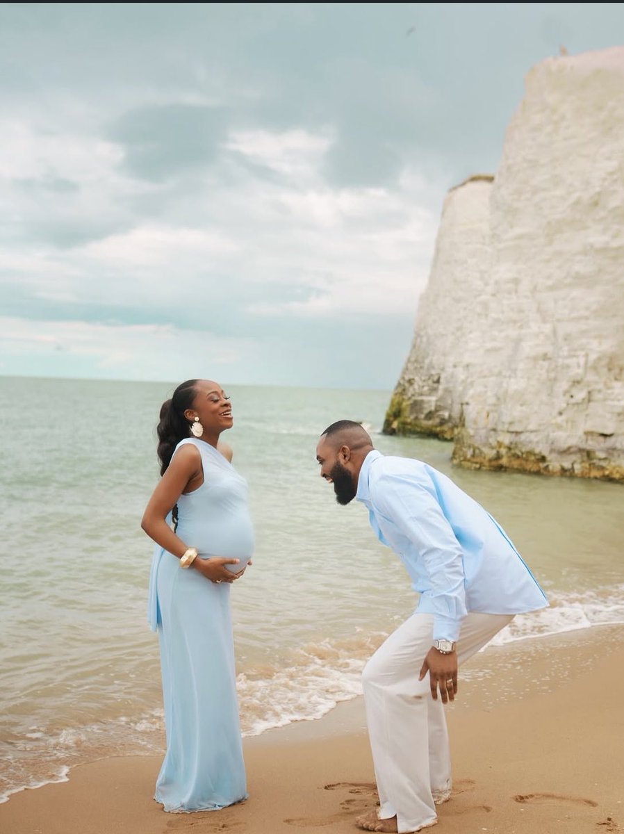 TheNationNews's tweet photo. PHOTOS: Neon Adejo celebrates birthday, announces EP with wife’s pregnancy

Gospel artist Neon Adejo is celebrating a double milestone as he marks his birthday with the joyful announcement of his wife’s pregnancy and the release of his new EP. 

The singer shared heartwarming photos of pregnant wife on Instagram, expressing gratitude and excitement for the blessings unfolding in his life.
----
Continue reading in the comment section
