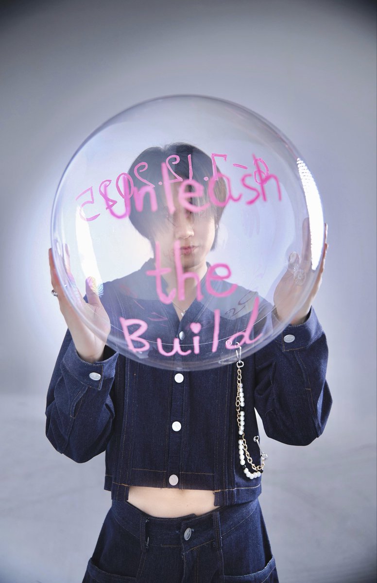 Vluve1402's tweet photo. Can you bring back this elegant fashion of yours in a bit dominant form..

crop tops, skirts etc... just occasionally...🤌

#UnleashTheBuild #TeamBuild

@JakeB4rever 
#BuildJakapan https://t.co/cUuLNMAC24
