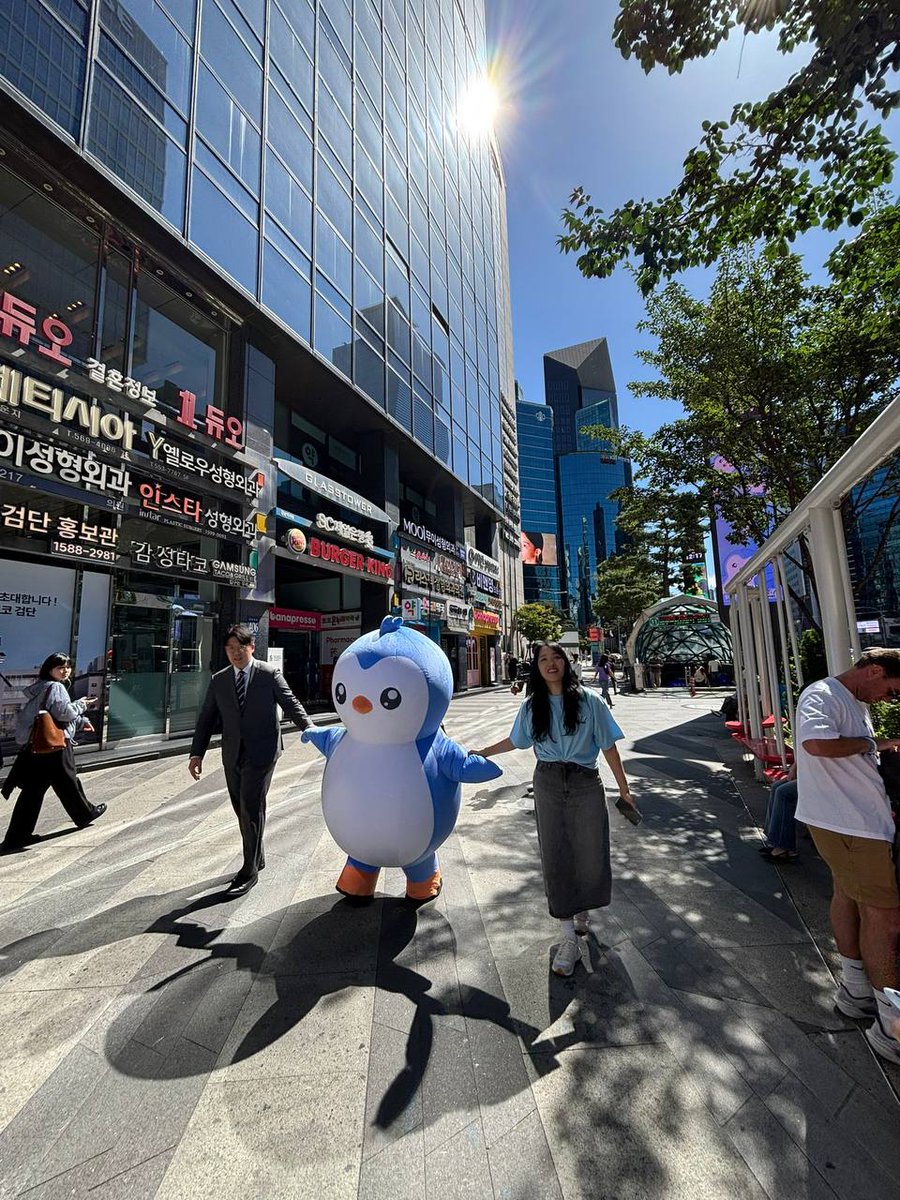 Wonnie_mbm_'s tweet image. Pengu Korea Takeover 🇰🇷

Gangnam Style @pudgypenguins