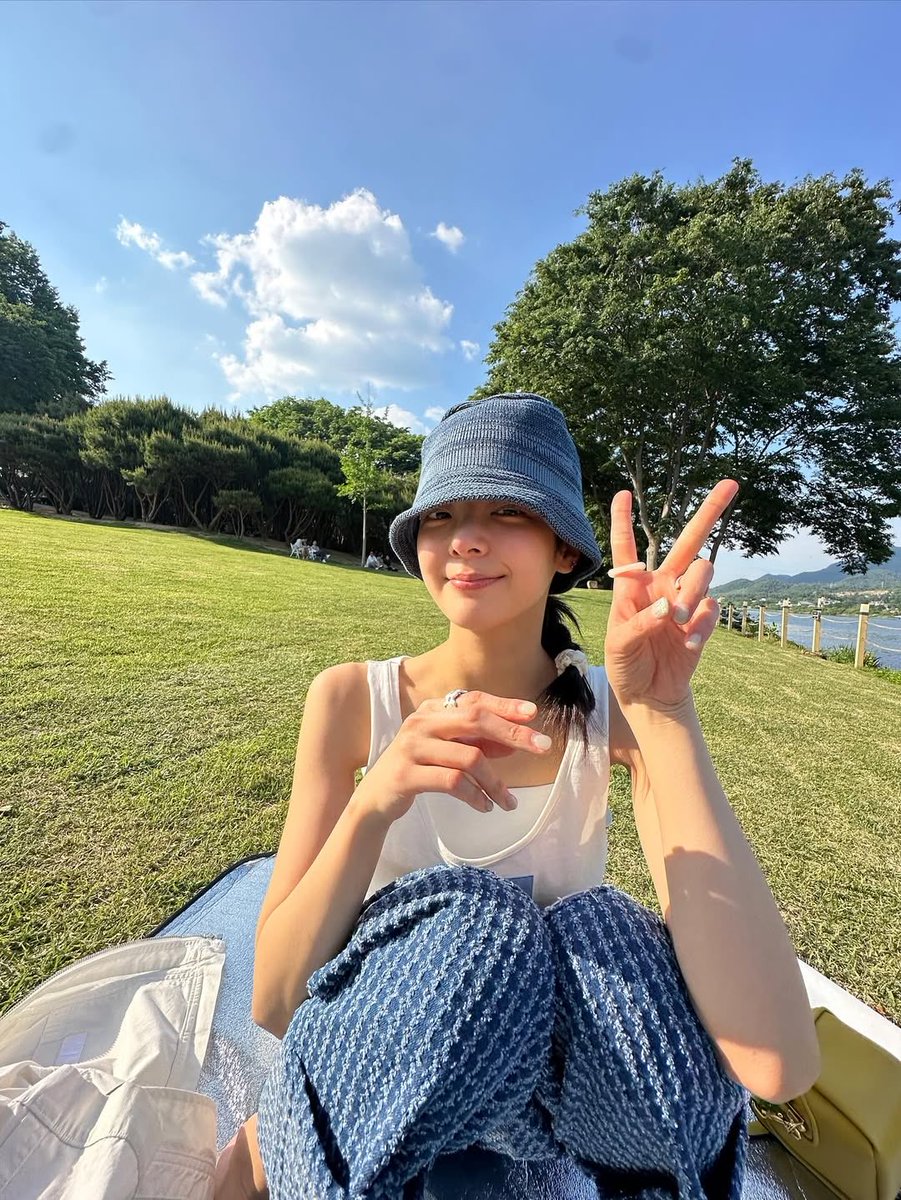 jisupics's tweet image. #LIA lia_loves___ instagram update