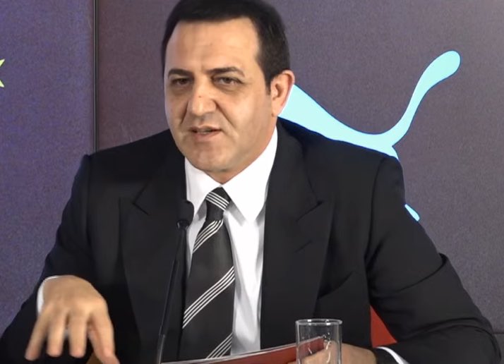 Abdullah Kavukçu: "Leroy Sane ve İlkay Gündoğan'ın çok çevresi var. Liverpool ve diğer takımlar, Galatasaray'ın seyircisinden çok etkilenmişler. 

 Dünyada böyle bir ses çıkaran seyirci yok! Kimse bize yetişemez! Organize olsunlar daha da fazla olur."