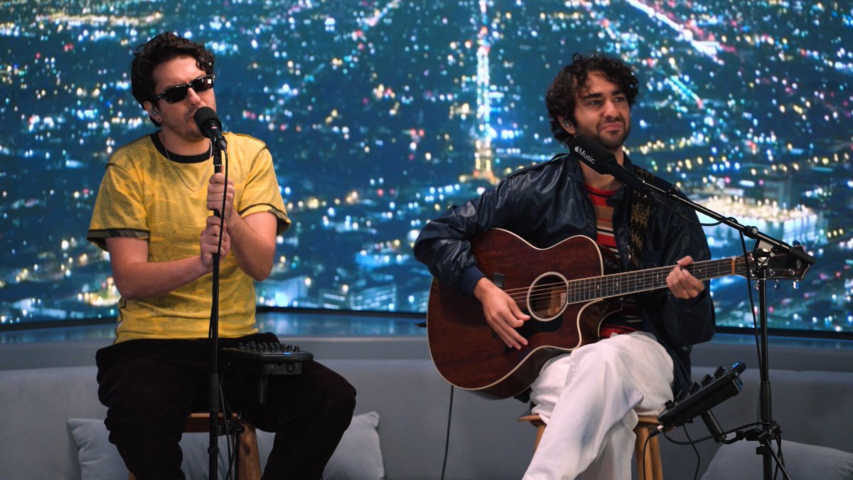 𝐍𝐄𝐖𝐒: Nat and Alex’s preformences at the Zane Lowe Show of ‘Jack’ and ‘Soft Kissing Hour’ are now available on Apple Music with both audio and music video versions of them. You can find the link in my below!!!

🔗: music.apple.com/us/album/nat-a…