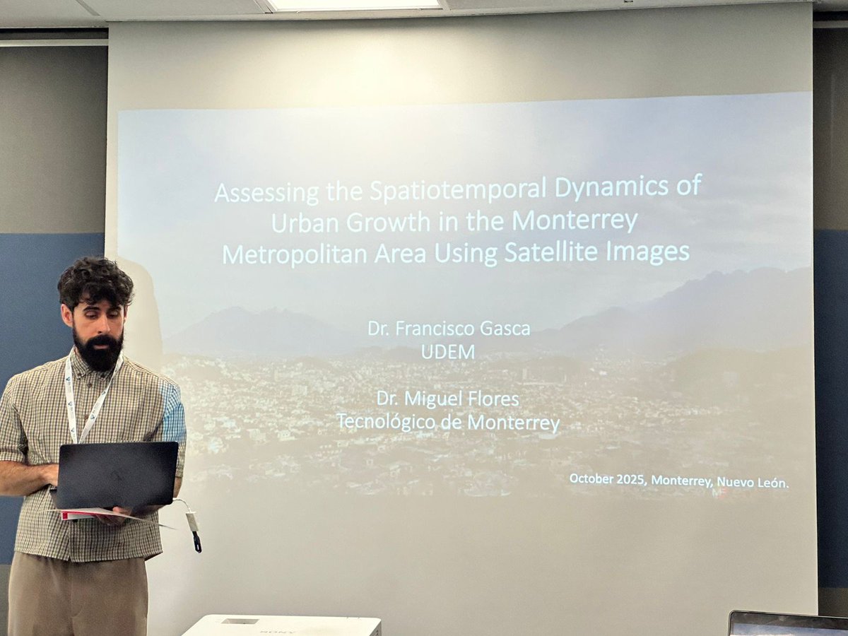 🏙️ ¡El Centro para el Futuro de las Ciudades presente en la RSA Latin America Conference 2025!

El día de hoy, cuatro de nuestros investigadores participaron en ponencias que abordan distintos retos urbanos desde la justicia espacial, la movilidad y el cambio climático.