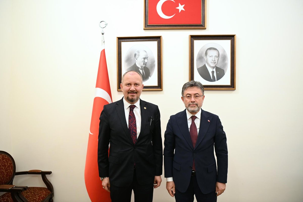 📍TBMM

Tarım ve Orman Bakanımız Sayın <a href="/ibrahimyumakli/">İbrahim Yumaklı</a> ’yı ziyaret ettim.

Kırklareli ve Tekirdağ’daki orman köylerimizin yaşadığı sorunları ve çözüm önerilerini istişare ettik.

Küçükbaş ve büyükbaş hayvan yetiştiricilerimizin beklentilerini, bölge insanımızın taleplerini