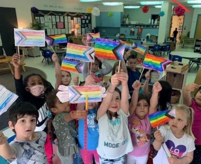 DonaldTrumpnq's tweet image. Do you think that BLM and Pride Flags should be BANNED from classrooms? 

YES or NO?