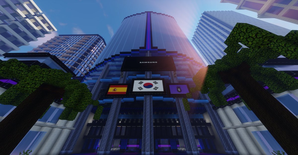 deity_mike's tweet photo. Encontré estas fotos de cuando hicimos un evento para @IbaiLlanos en Minecraft donde se hizo un partido de fútbol con amigos. El diseño de la camiseta era la de Finetwork KOI. En ese momento quién se iba a imaginar que KOI estaría donde está... Orgullo de team <3 https://t.co/QtnGvNUjzr