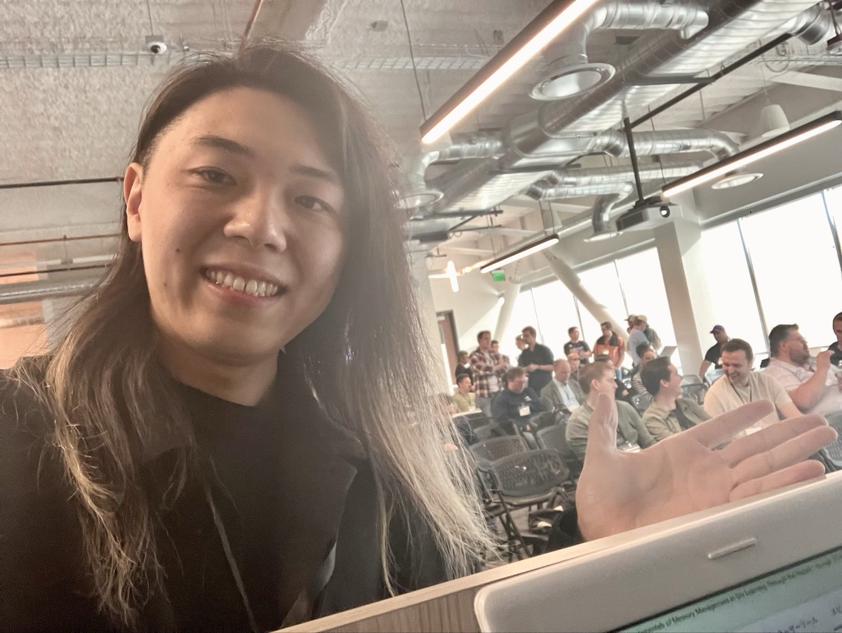 logica0419's tweet image. #GoWestConf 
Now i’m ready! 🙌
準備万端です！