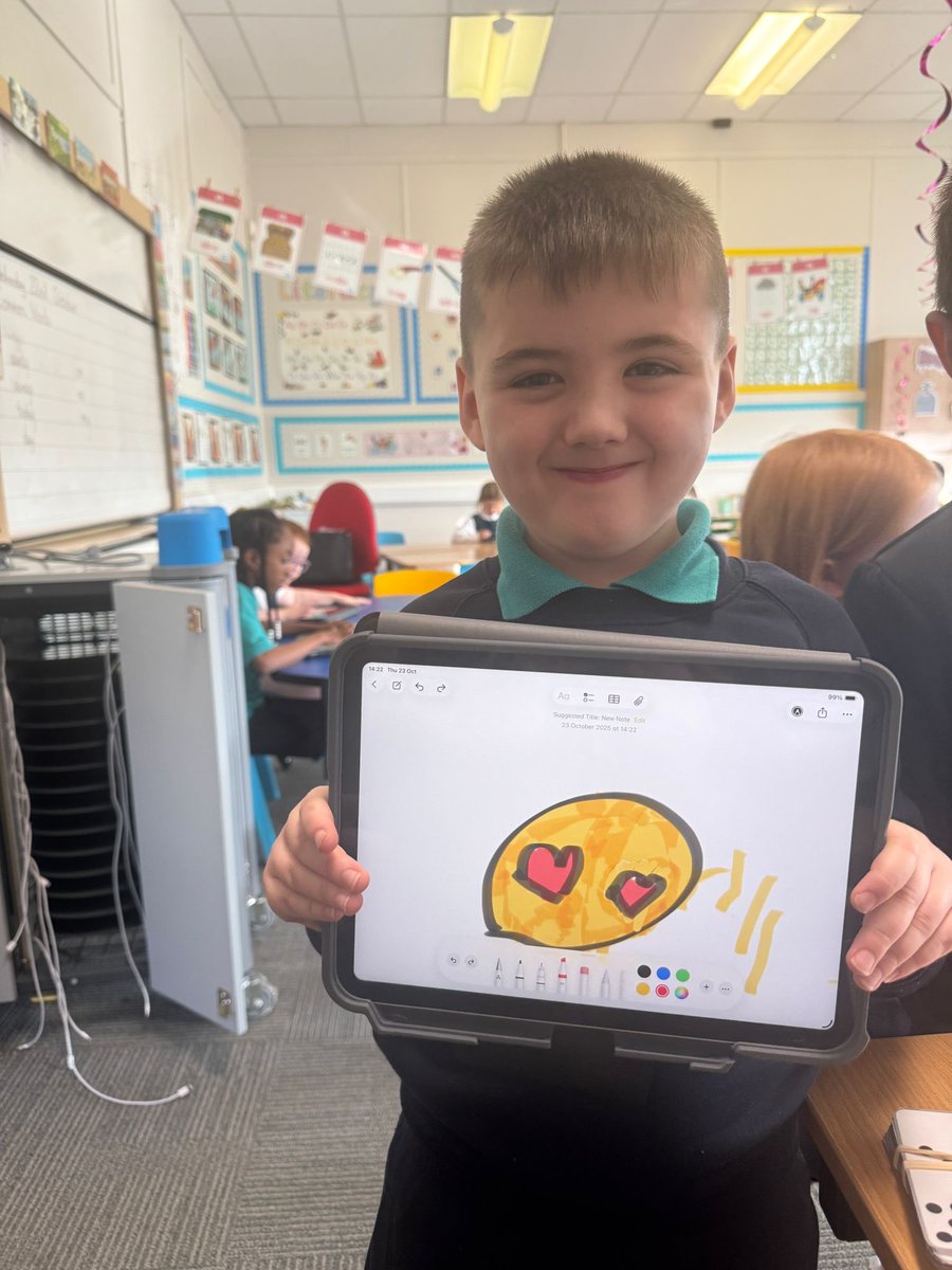 P2/3 enjoyed using the iPads. They worked together to experiment with the notes app and create their own drawings and stories.