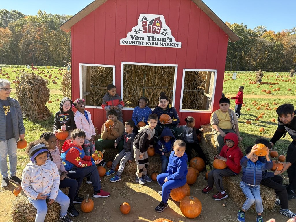 Play of the day... Vonthun Country Farm! From pumpkin patches to apple orchards, our students got the full fall experience! They met farm animals, picked their own treats, and enjoyed fresh cider and donuts straight from the farm. #GreatnessStartsHere