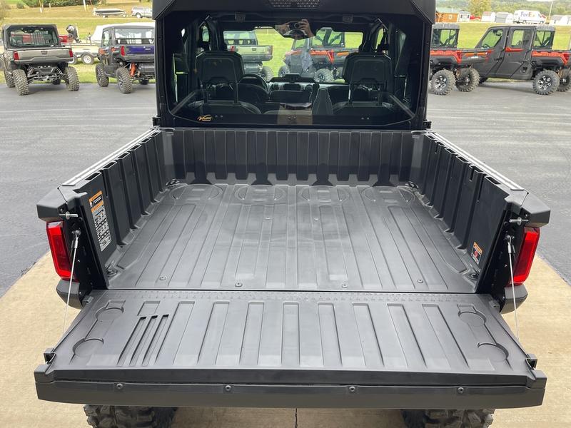VETESNIK_PWRSPT's tweet image. 🔥 2025 Polaris® Ranger Crew XD 1500 NorthStar 🔥

Fully enclosed cab, HVAC, heated seats, 110 HP ProStar engine, 1,500 lb box &amp;amp; 3,500 lb towing — ready for work or play!

📞 608.647.8808 | 🌐 bit.ly/48BUXjl

#Polaris #RangerXD1500 #UTVLife #TrailReady #OffRoadAdventure