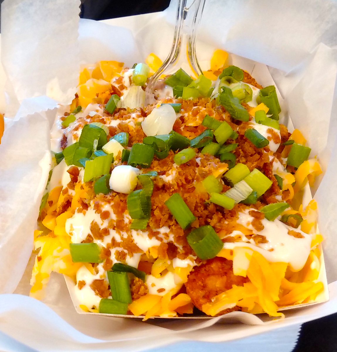 Yesssss, our signature #totchos!! #yum #loadedtots 😋 #foodfriday  #foodtruck #foodporn #foodie #foodphotography #foodstagram #foodblooger #healthyfood #instafood #foodies #foodlover #foodgasm #foods #foodpics #foodpic
