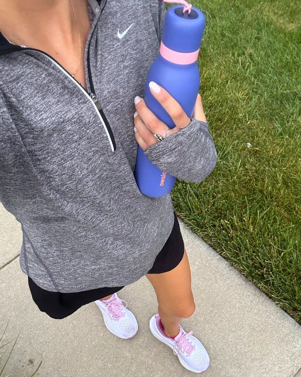 Did you know staying hydrated is one of the easiest ways to keep your feet healthy? From reducing swelling to preventing cramps and keeping your skin soft, water plays a vital role in foot health.

Read more in our latest blog: facstl.com/blog/foot-heal…