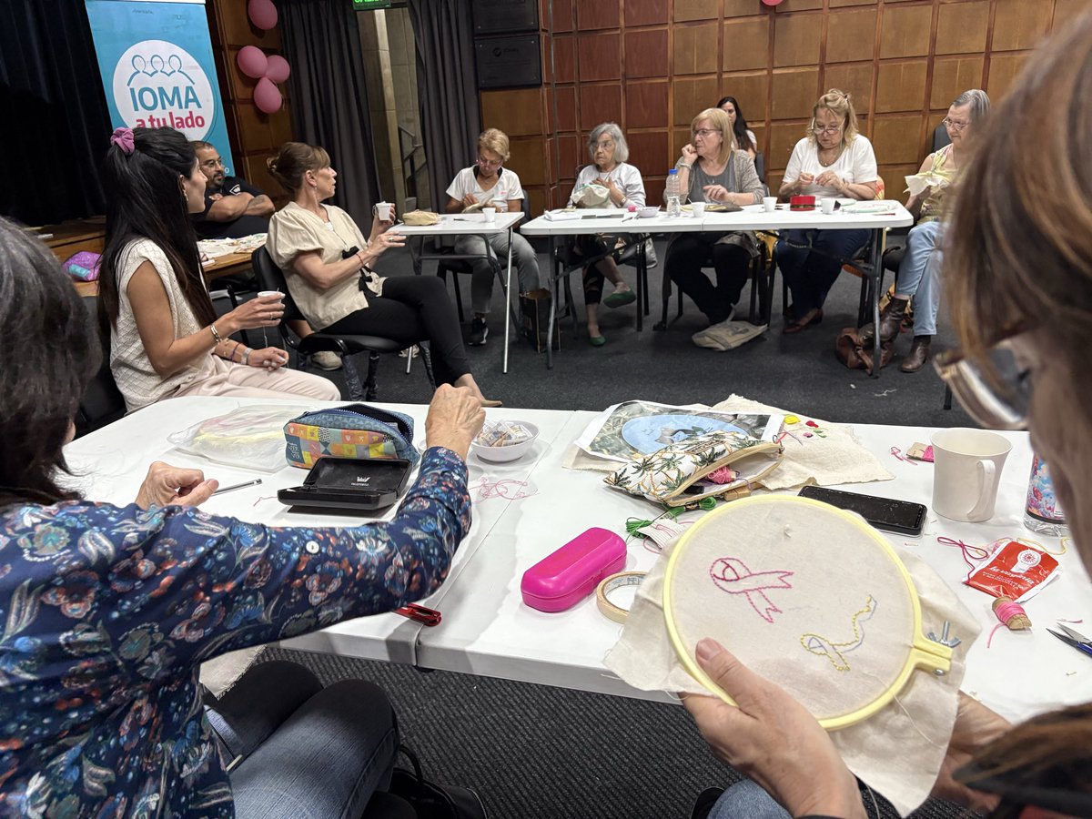 Más prevención para el cáncer de mama. Desde <a href="/IOMAgba/">IOMA</a> estamos junto a nuestras afiliadas y trabajadoras con jornadas de concientización. 
ℹ️ En <a href="/BAProvincia/">Gobierno PBA</a> bajamos de 50 a 40 años para la primera mamografía fortaleciendo diagnósticos tempranos y tratamientos oportunos.
