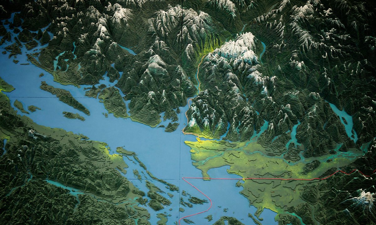 youwillmakemaps's tweet image. From 1947 to 1954 George Challenger and his family made an 80x76 ft. topographic map of British Columbia; ~1 million jigsawed + painted pieces of plywood