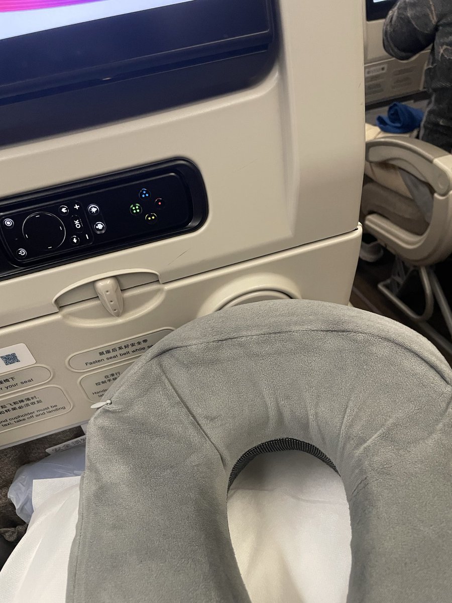 10時間30分トランジット待機おわり

イスタンブール空港へと離陸

お知り合いの体調とか気になるのだけどまずは自分のできることを

今夜中1時

機内食とかどうなるのだろうか

ワークショップもうまくいくのか英語

色々あたまを巡って落ち着かない