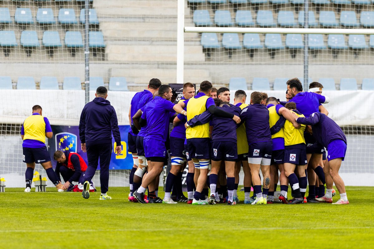 RugbyRomania's tweet photo. 🏉🐺 A început meciul Lupilor în @RESuperCup cu Castilla y León Iberians Rugby de la Palencia, din Spania. Vă reamintim că partida poate fi urmărită în direct pe TVR Sport și streaming online pe Rugby Europe Tv (platforma https://t.co/ue9UdPq8eF)
#RomanianWolves #JoinThePack https://t.co/QqQJjFZwlf