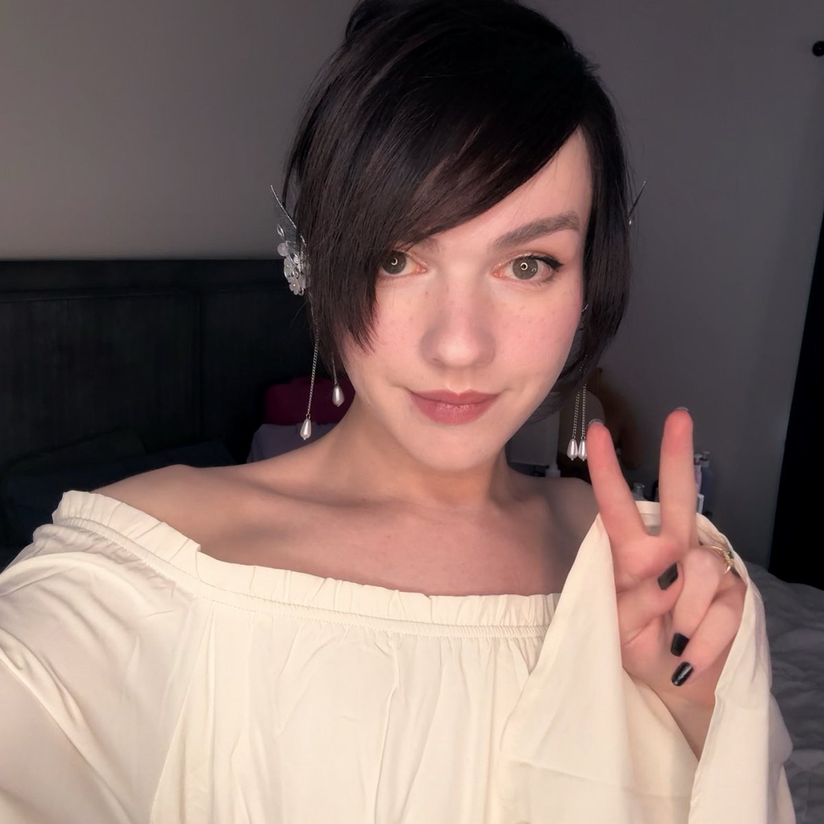 Femboy elvish Prince 

#femboy #elf #egirl #whitedress #cuteboy #gay